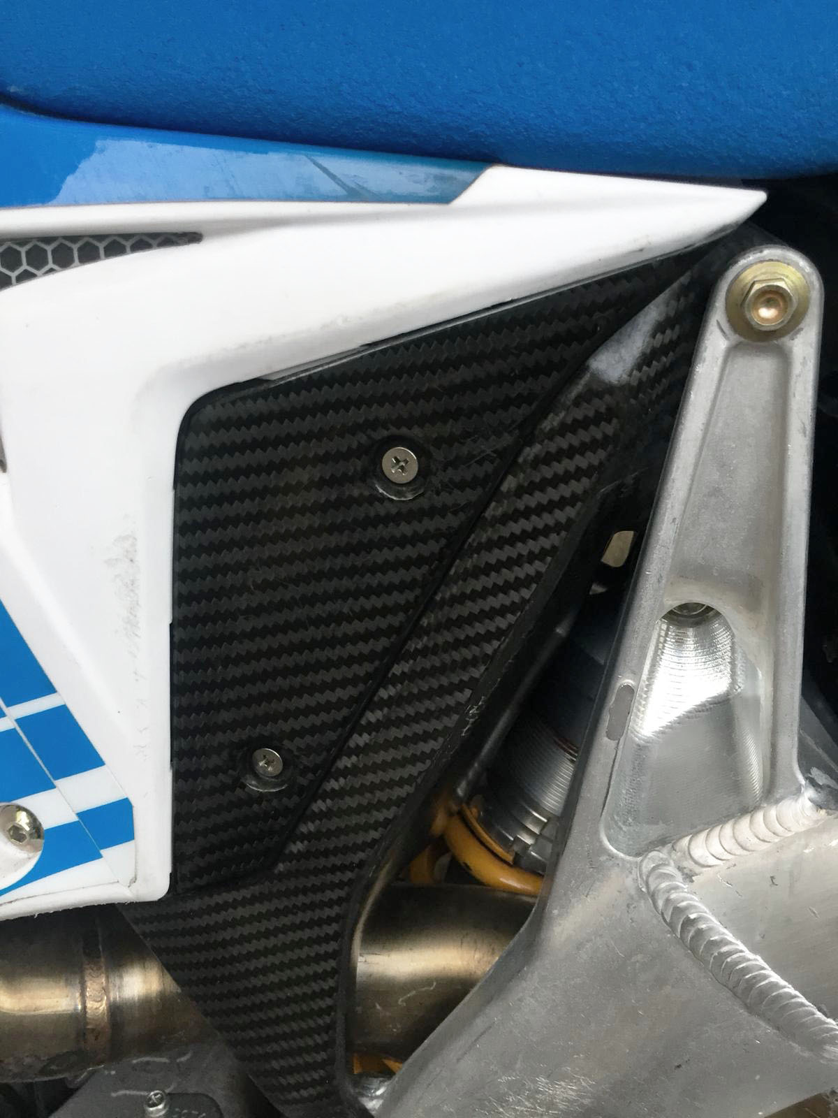 Triangolini in carbonio serbatoio TM Racing 4T 250300450530 SM